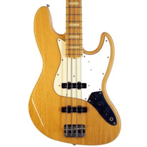 Fender Jazz Bass Japan JB75 997 MARCA: Fender MODELO:  Jazz Bass JB75 REFERENCIA: Fender Jazz Bass Japan JB75-1997 NUMERO DE SERIE: CIJ O020910 AÑO: 1997-2000 COLOR: Natural ORIENTACIÓN: Diestros CUERDAS: 45-105 PALA: 70's CUERPO: Fresno MÁSTIL: Arce (oval) DIAPASÓN: Arce GOLPEADOR: Blanco INLAYS: White Blocks PUENTE:  Vintage JB PASTILLAS:    JB Vintage single coil x 2 ELECTRONICA: 2 volumenes, 1 tono CLAVIJEROS:  Cromados HARDWARE: Cromado PAIS DE ORIGEN: Japon